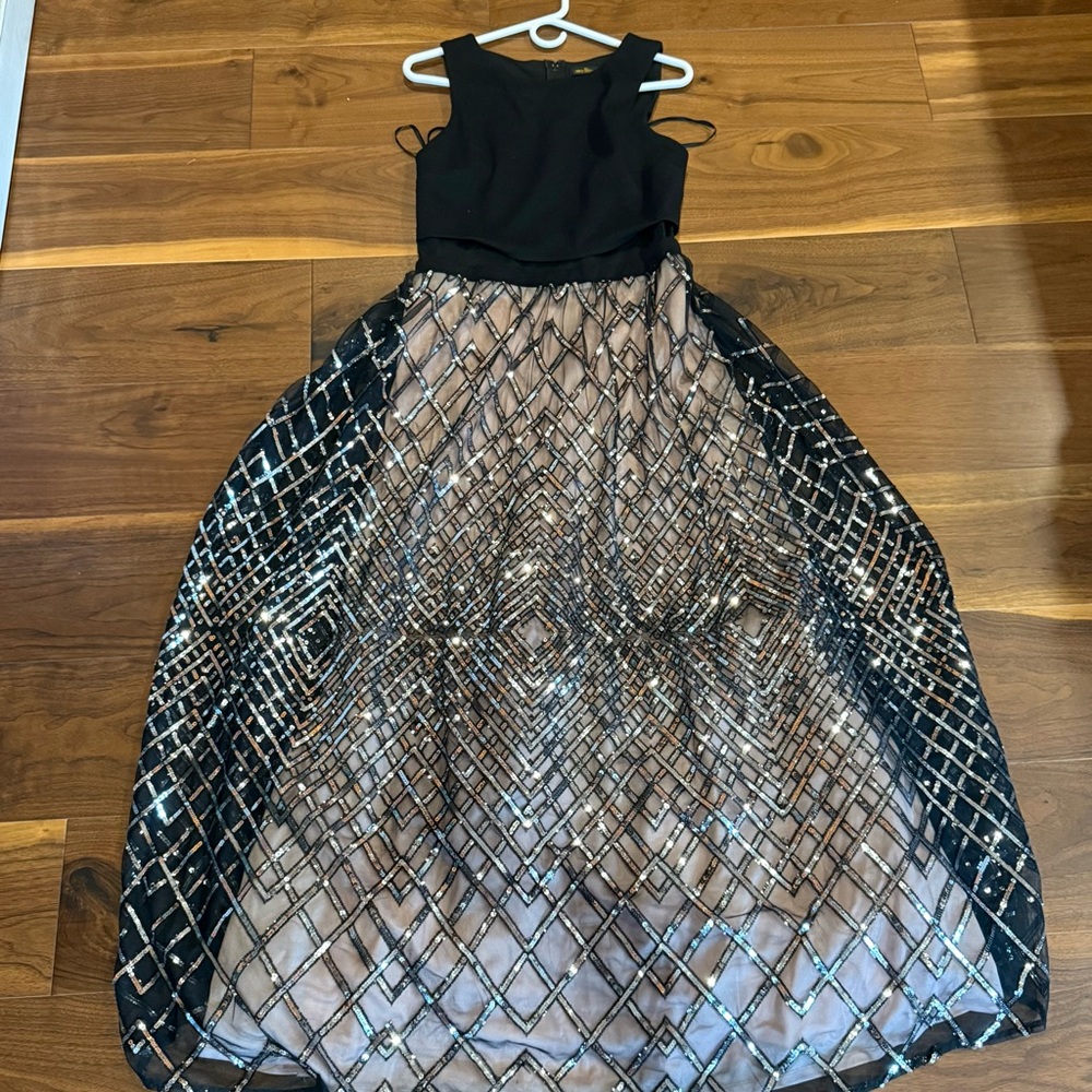 Girls Black & Nude Sequin A-Line Prom Partu Dress